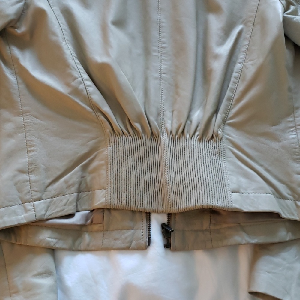 Leather jacket - Picture 3 of 4